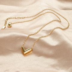 Simple Gold Niche V-shaped Female Necklace